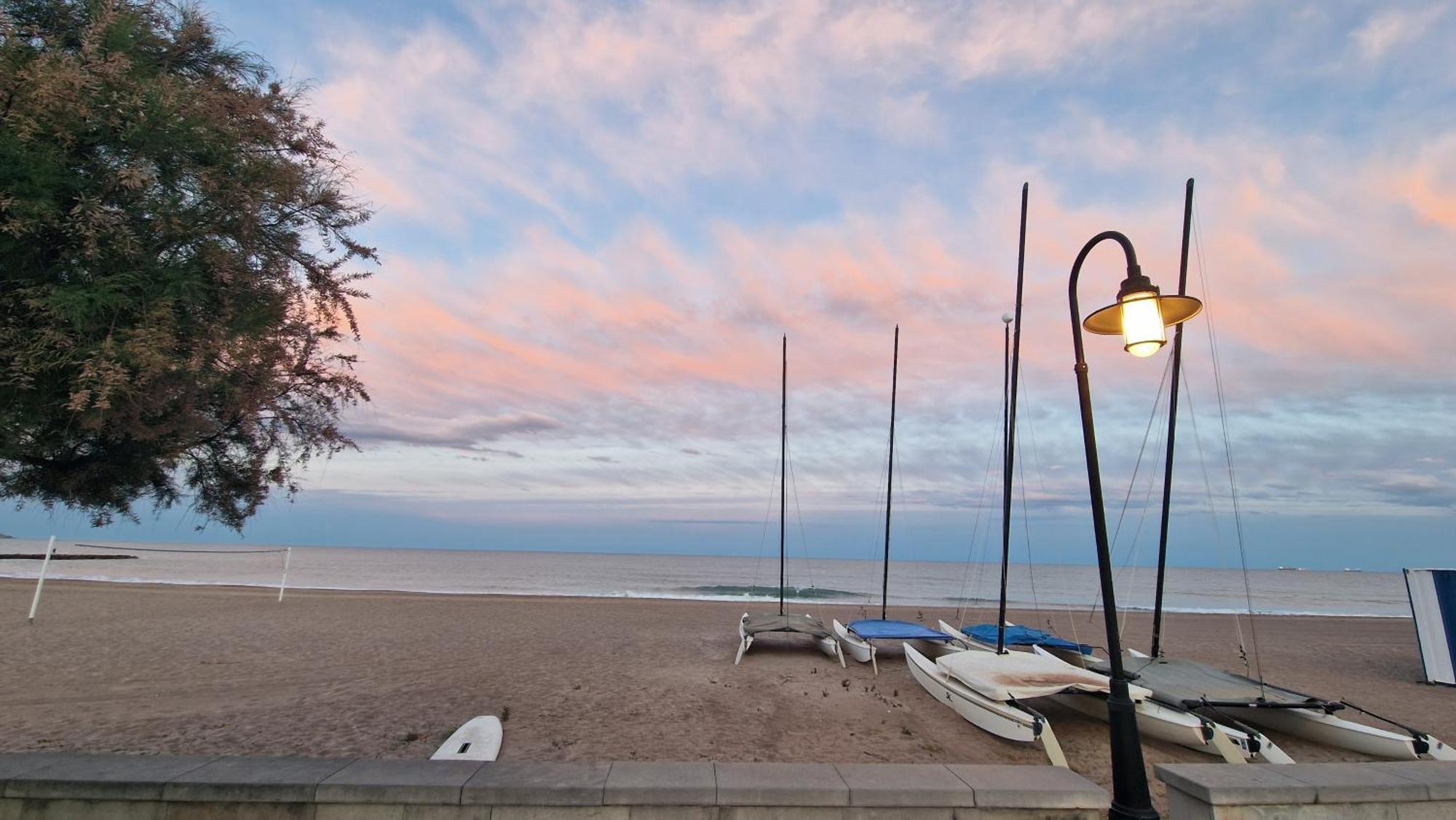 Appartamento Apartamento De 1 Habitacion Frente Al Mar Y Con Piscina Benicàssim Esterno foto