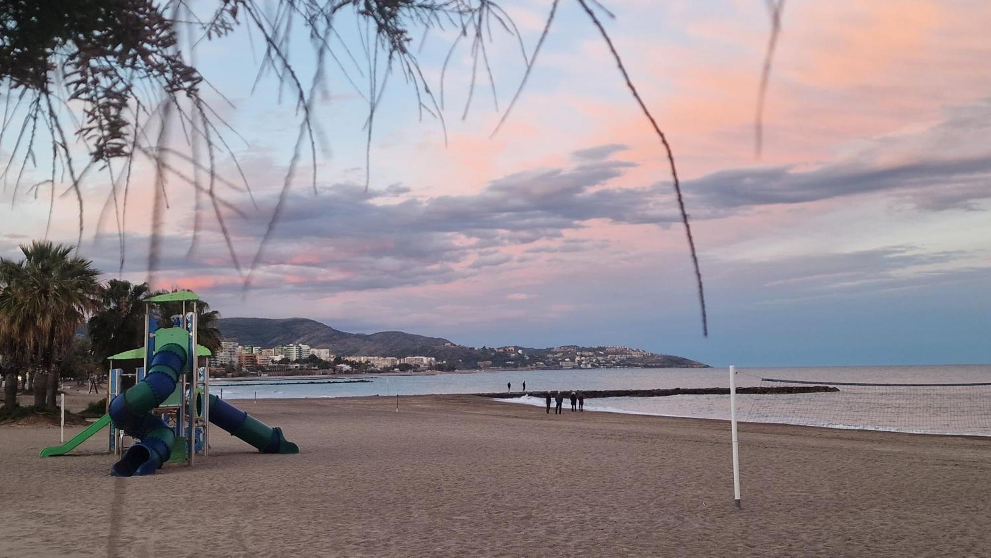 Appartamento Apartamento De 1 Habitacion Frente Al Mar Y Con Piscina Benicàssim Esterno foto